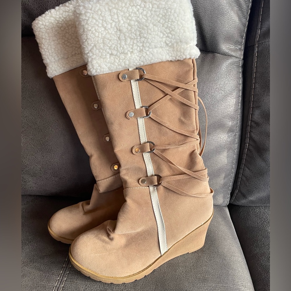 Brand New Ladies Boots size 7.  Suede Feel.